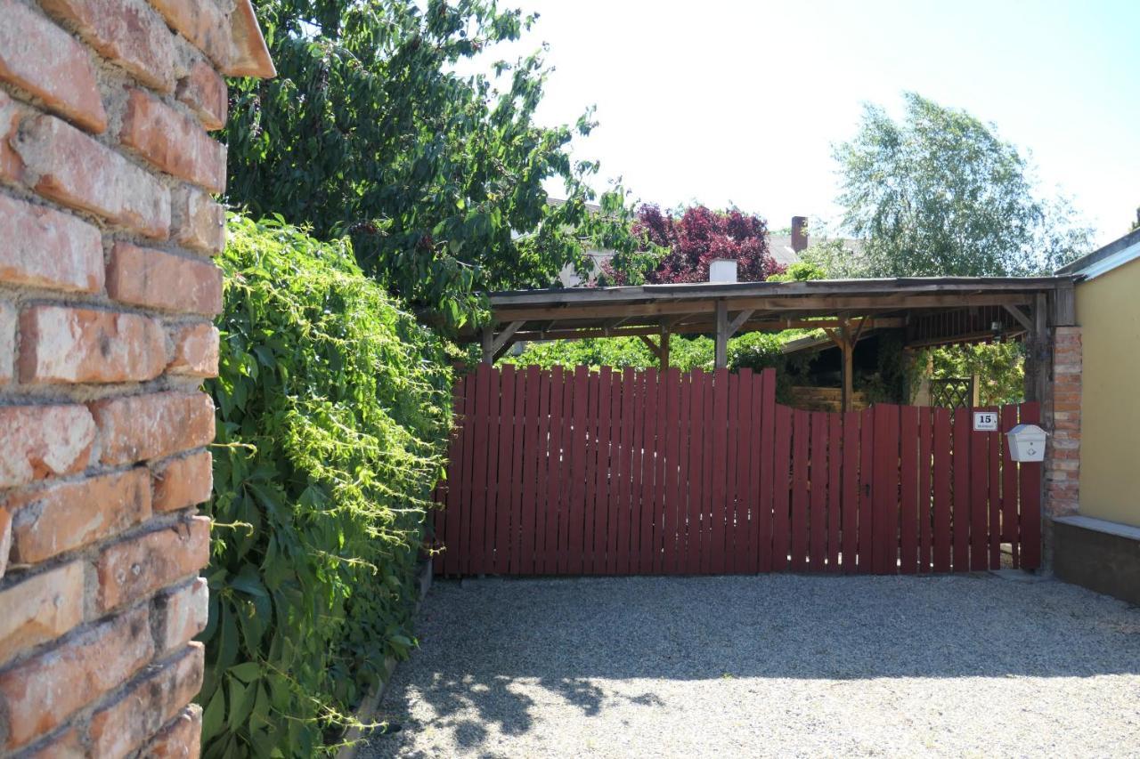 Paradies Fuer Zwei Frauenkirchen Extérieur photo